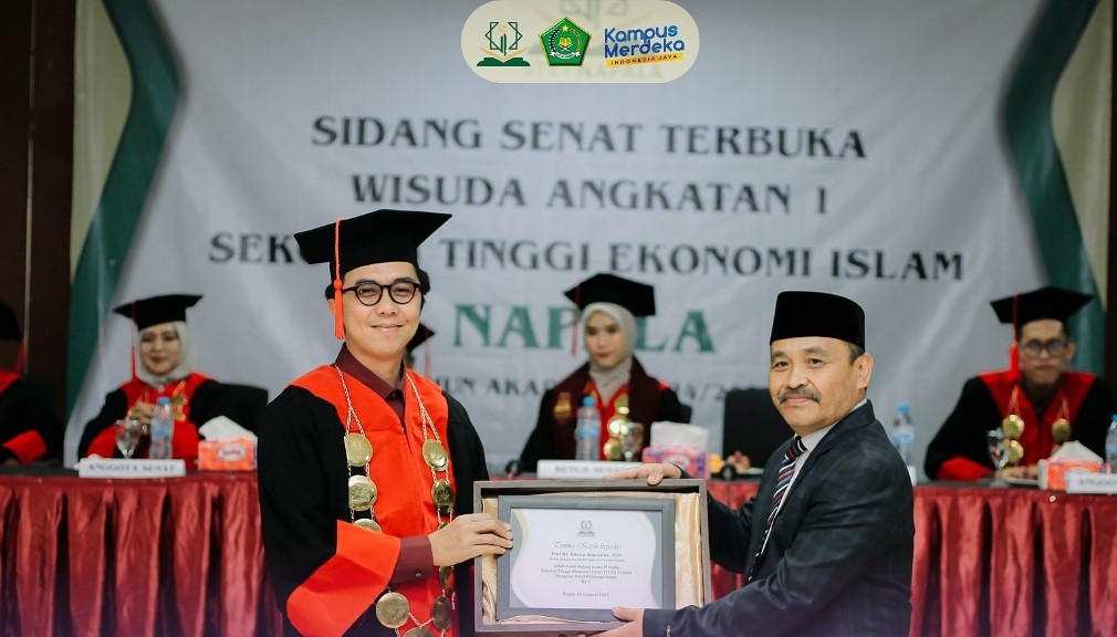 Sidang Senat Wisuda Angkatan ke-1